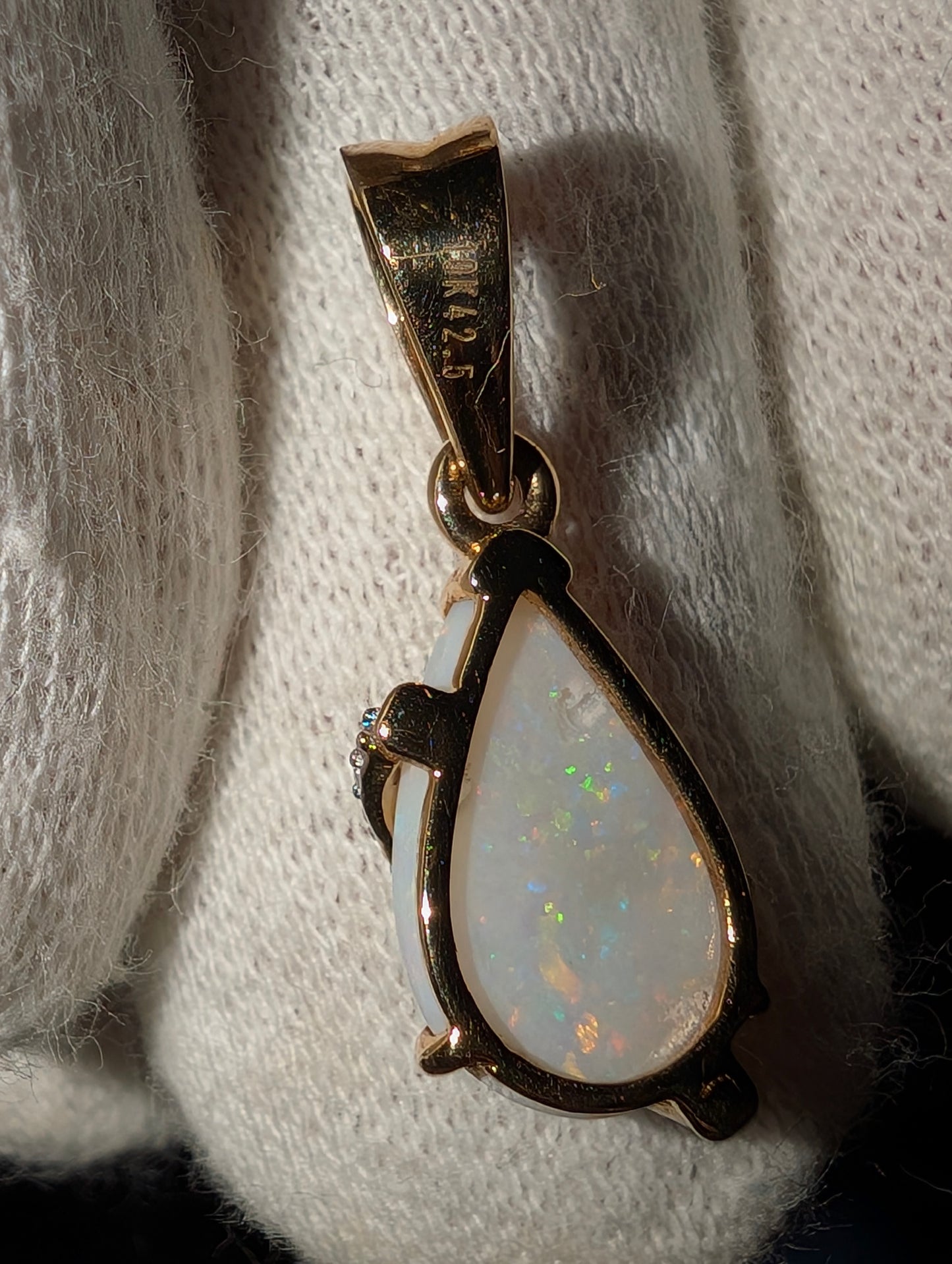 Coober Pedy White Opal Pendent Set in 10kt Gold